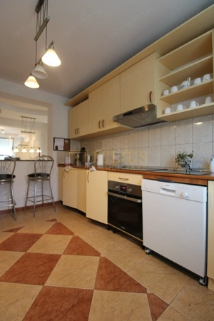 Casa in Blascovici, 5 camere + 3 bai, centrala proprie - imagine 5