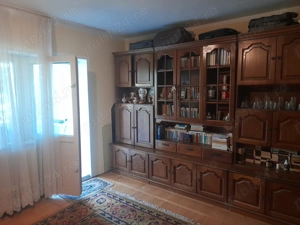 Apartament clasic și spațios de vânzare   Etaj 1, lângă Piața Centrală din Caransebes - imagine 3