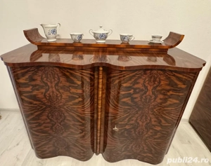 Mobila antica, cu model deosebit