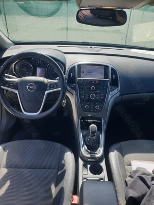 Opel Astra J 1.7 CDti An 2011 - imagine 10