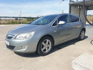 Opel Astra J 1.7 CDti An 2011 - imagine 2