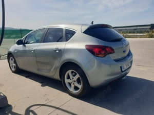 Opel Astra J 1.7 CDti An 2011 - imagine 7