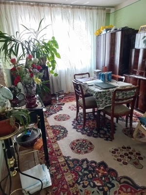 Vând apartament 3 camere decomandat  - imagine 2