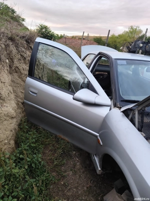 Dezmembrez Opel vectra B 1.8 si 1.6 benzină - imagine 3