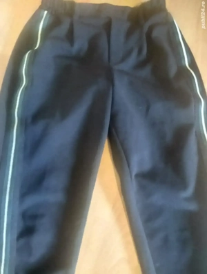 Pantaloni Bershka pt fete + bluză,ambele 120 lei