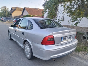 Opel Vectra 1.6 benzina, AUTOMATĂ, stare foarte buna - imagine 5 Opel Vectra 1.6 benzina, AUTOMATĂ, stare foarte buna - imagine 5