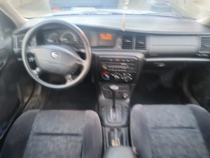Opel Vectra 1.6 benzina, AUTOMATĂ, stare foarte buna - imagine 8 Opel Vectra 1.6 benzina, AUTOMATĂ, stare foarte buna - imagine 8