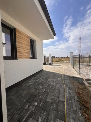 Comision 0%. Duplex pe parter. Panouri solare. 328 mp teren. La cheie. - imagine 2