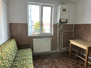 Apartament cu 4 camere de vânzare Roman central - imagine 7 Apartament cu 4 camere de vânzare Roman central - imagine 7