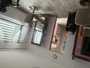 Inchiriez post de lucru frizer coafora manichiura cosmetica