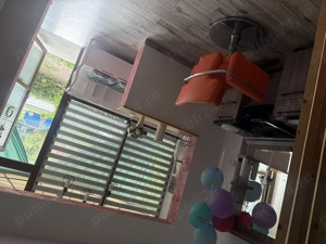 Inchiriez post de lucru frizer coafora manichiura cosmetica - imagine 3