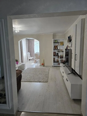 Vand vila D+P+M , Episcopia , SC-310 mp , teren 513 mp , garaj , gaz , lux, str principala - imagine 9