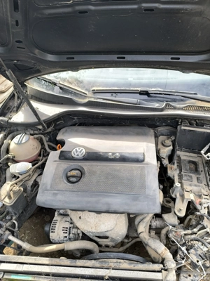 Dezmembrez VW Golf 5, 1.4 MPI 16V, 55 kw, 75 CP, cod motor BCA, an 2006, 210000 km - imagine 4 Dezmembrez VW Golf 5, 1.4 MPI 16V, 55 kw, 75 CP, cod motor BCA, an 2006, 210000 km - imagine 4