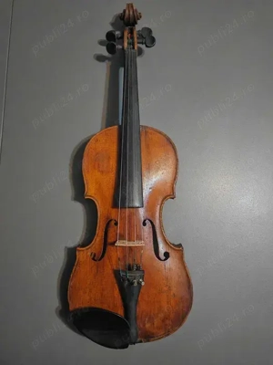 Vând vioara veche copie italiana
