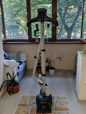 Stație de călcat verticală Rowenta