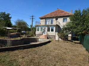 De vânzare direct de la proprietar   Teren intravilan cu casă, în spatele clădirii VOX  Torontal