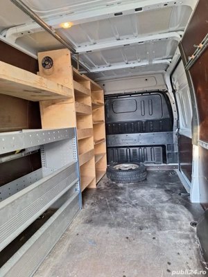 Vand Ford Transit 2.2 D - imagine 4 Vand Ford Transit 2.2 D - imagine 4