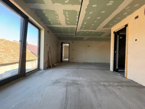 Casă spațioasă 4 dormitoare + teren 648 mp, stradă asfaltată - imagine 2