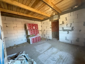 Casă spațioasă 4 dormitoare + teren 648 mp, stradă asfaltată - imagine 6