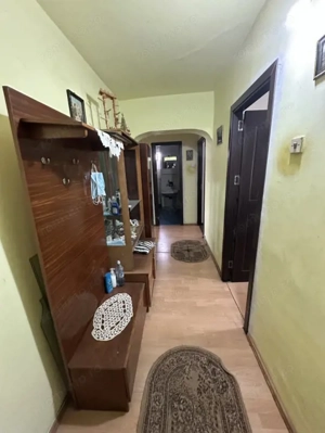 Apartament de vânzare – decomandat, 2 camere in Craiovita Noua