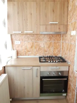 Inchiriez ap 2 cam, decomandat, central, zona linistita - imagine 2