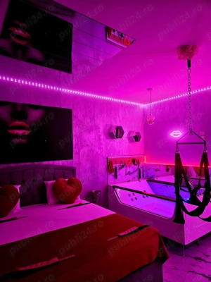 Regim hotelier jacuzzi love room  - imagine 10