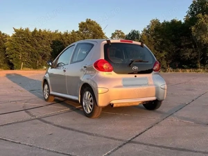 Toyota Aygo automata intretinuta cu navigatie touchscreen Carplay - imagine 3