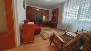 Inchiriez 3 camere, stradal Teiul Doamnei