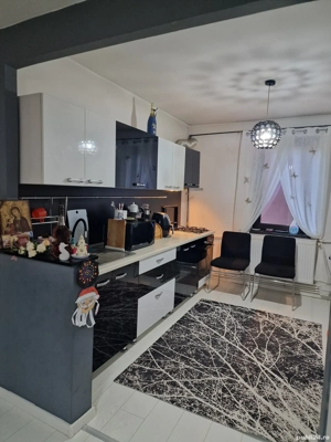 Închiriez pe termen lung 250E  Vand apartament la cheie-3 camere, Aninoasa, județ Hunedoara