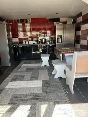 COMISION 0 Casa P+1 2 intrari 7 camere 4 bai teren total 861 mp Poroinica - imagine 10