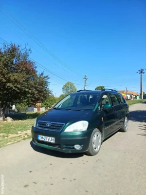 vand Toyota cu 7 locuri - imagine 3