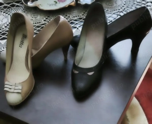 Vand 2 perechi pantofi dama, din piele, deosebiti, foarte putin purtati, marimea 38.