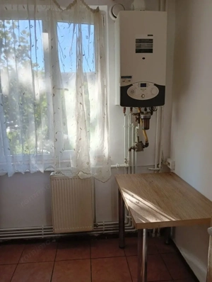 Decomandat la etajul 2 cu central #259; propie