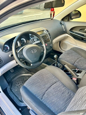 Vand Kia Ceed 1.6 CRDI An 2008 - imagine 5 Vand Kia Ceed 1.6 CRDI An 2008 - imagine 5