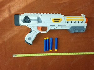 Pistol muzical cu săgeți cu gloanțe din spumă de cauciuc moale, folosit 