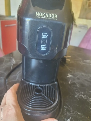 Vand aparat de cafea cu capsule !