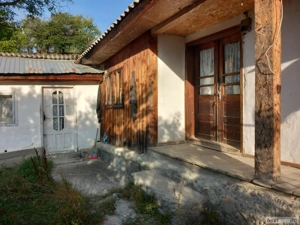 casă bătrânească de vânzare