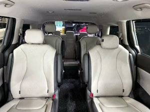 KIA Carnival 2023   9 Locuri Reale, Scaune Electrice, Bord Digital, Camere 360, Garantie 12 luni - imagine 6