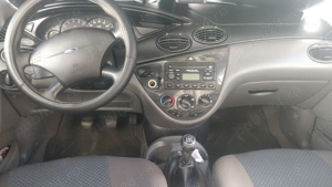Vând Ford focus
