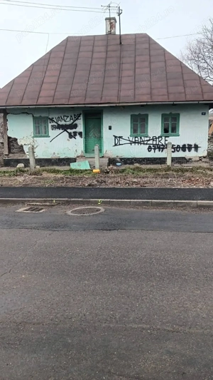 Vand teren cu casa intravilan