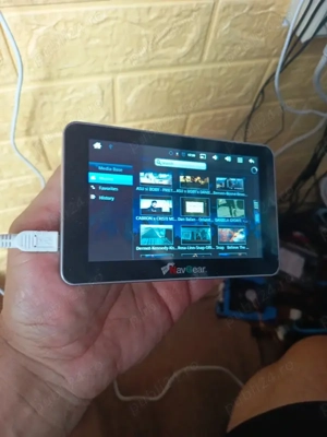 Android media player vintage Navgear 5inch Are android 2.3.3 mai vechi dar merge folosit ca un excel