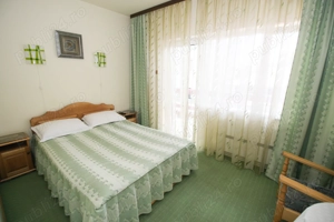 Vila de vanzare in Sinaia   investitie ideala in inima statiunii - imagine 3