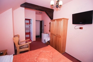 Vila de vanzare in Sinaia   investitie ideala in inima statiunii - imagine 6