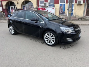 Opel Astra J 1.7 CDTI - imagine 2 Opel Astra J 1.7 CDTI - imagine 2