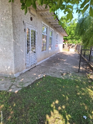 cladire solida din cărămidă  - imagine 2