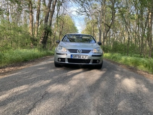 Vând Golf 5 1.9 TDI 105 CP 