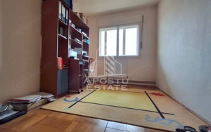 Apartament 4 camere decomandat zona Centrala - imagine 8