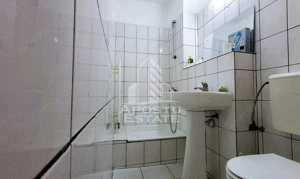 Apartament 4 camere decomandat zona Centrala - imagine 16