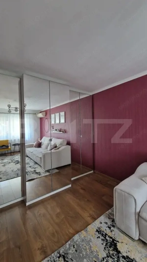Apartament de vânzare 3 camere, 55 mp, zona Micro 17 - imagine 2
