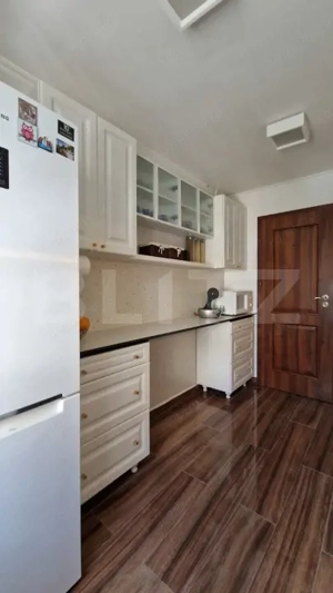 Apartament de vânzare 3 camere, 55 mp, zona Micro 17 - imagine 5